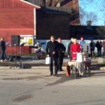 Paide MEK-i esindaja Janek Lohu saab vallalt tänutäheks kinkekoti