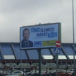 Tõnis Ülemiste Vabaks Kõiv lennujaama ees
