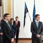 Taavi Rõivas ja Sven Mikser peavad kõnesid, pilgud suunatud kaamerate poole