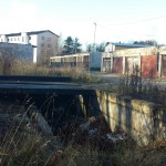 Vaade Ehituse tänava garaazide juures asuvale kanalile